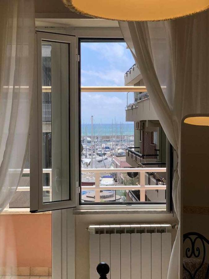 Appartamento Sul Porto Nettuno Eksteriør billede
